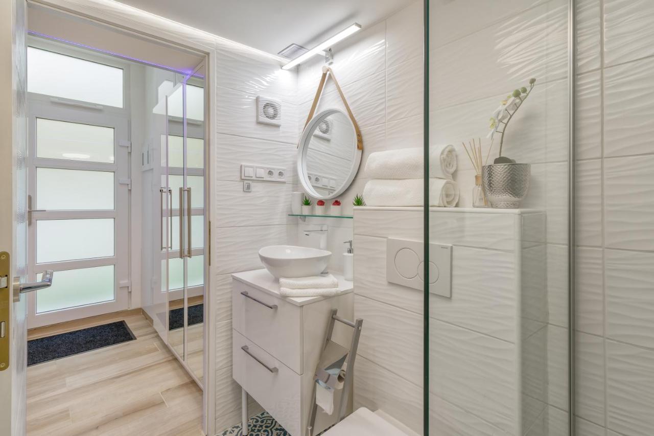 B2 City Center, Dohany Street Budapest Bagian luar foto